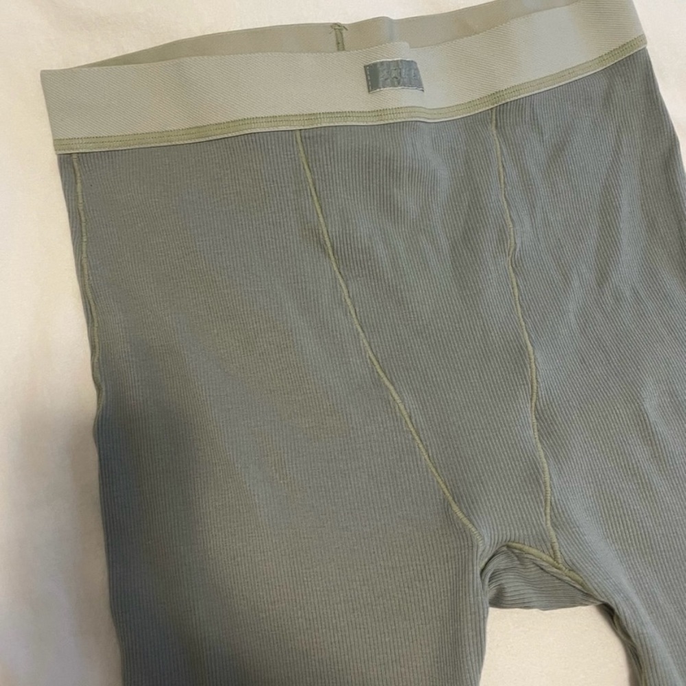 skims leggings